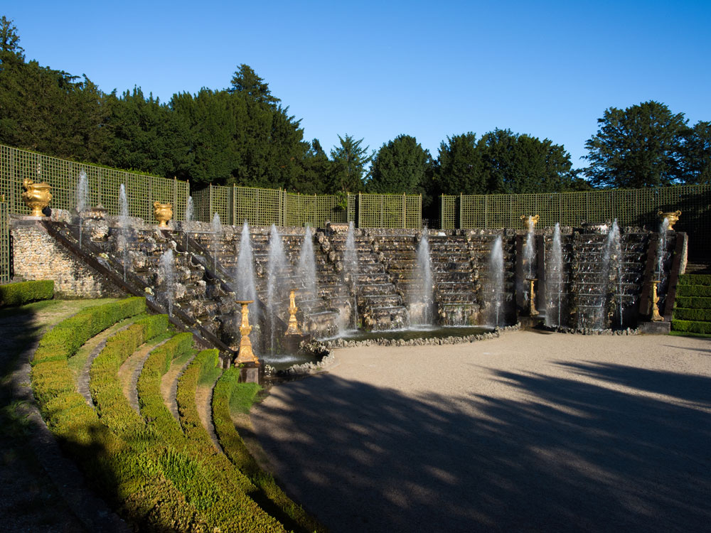 The Groves Palace Of Versailles