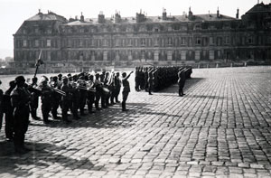 Soldats allemands dans la cour d’Honneur