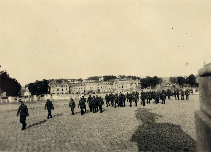 Soldats allemands dans la Cour d’Honneur