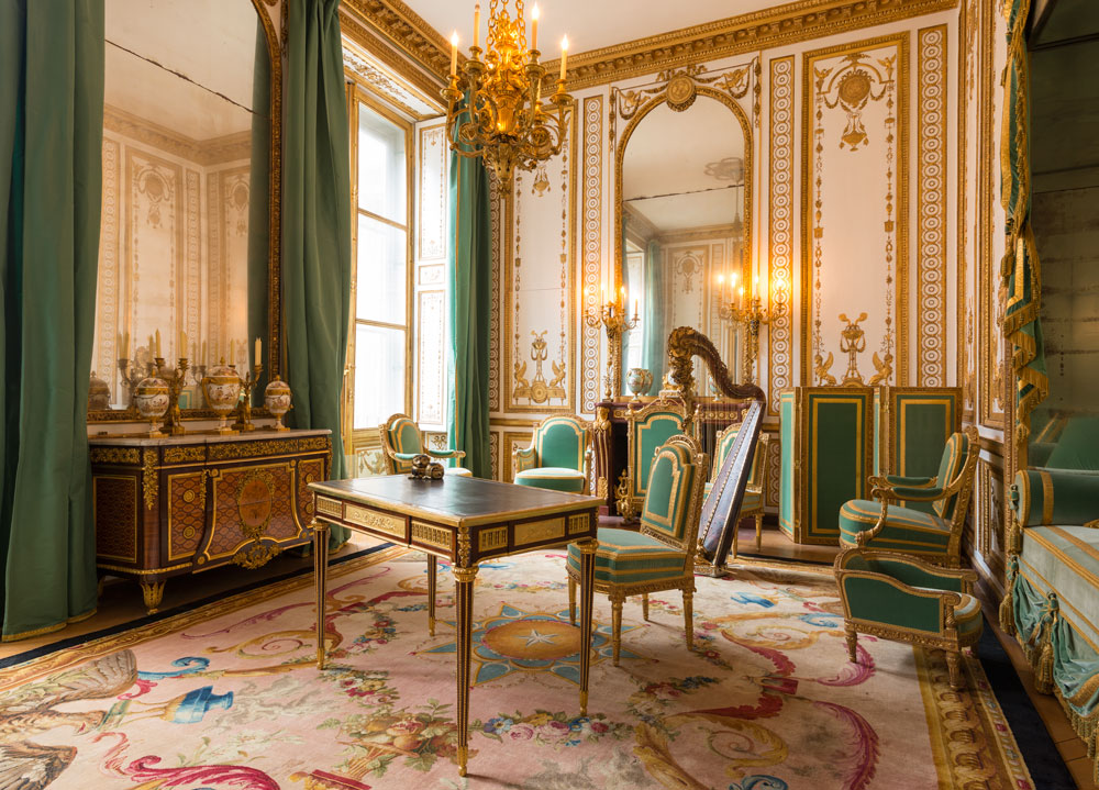 7 Marie Antoinette Inspired Bedroom ideas