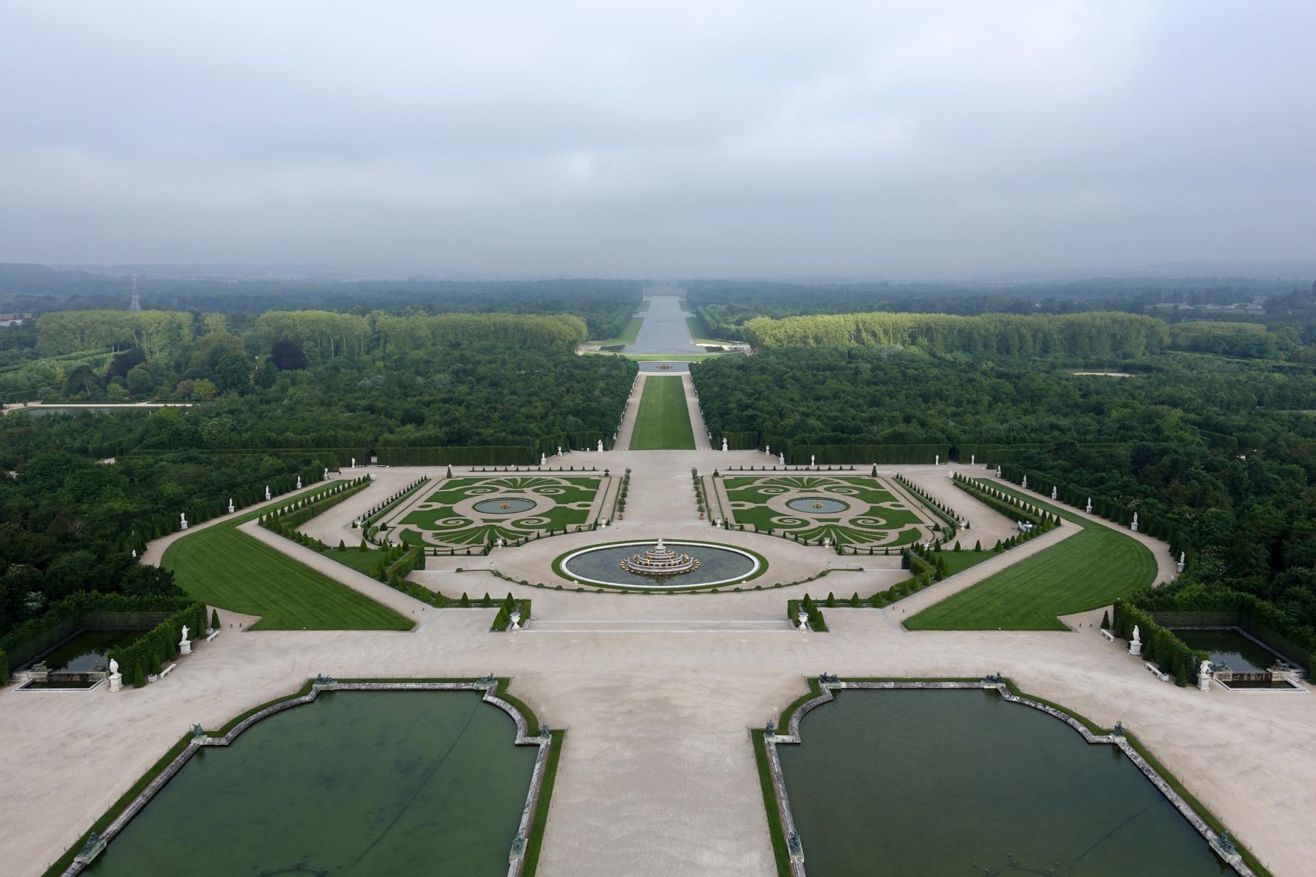 Версаль келісім. Версальский дворец и парк. Дворцово-парковый комплекс Версаль план. Версаль дворец и парк общий вид. Версаль парк вид сверху.