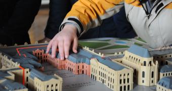 Versailles, a Solidary Castle