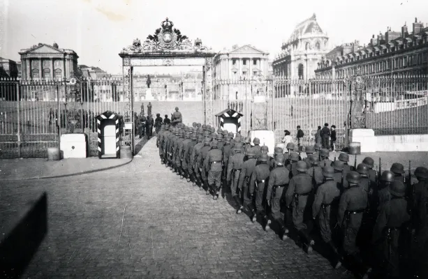 希少)Fastes de Versailles The Palace of Versailles during the Second World War | Château de