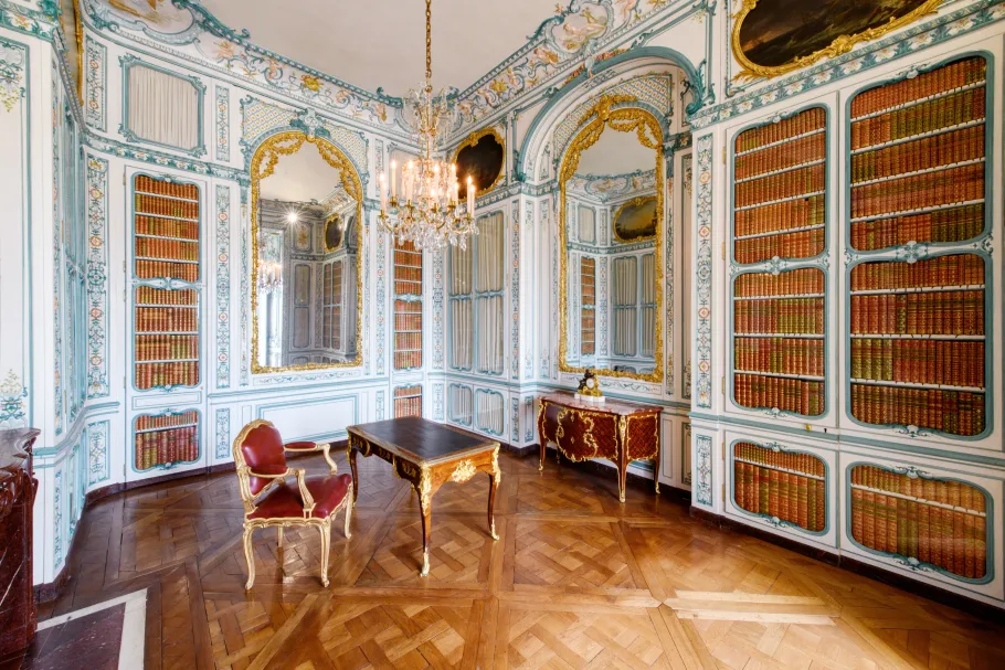 The Dauphin's library
