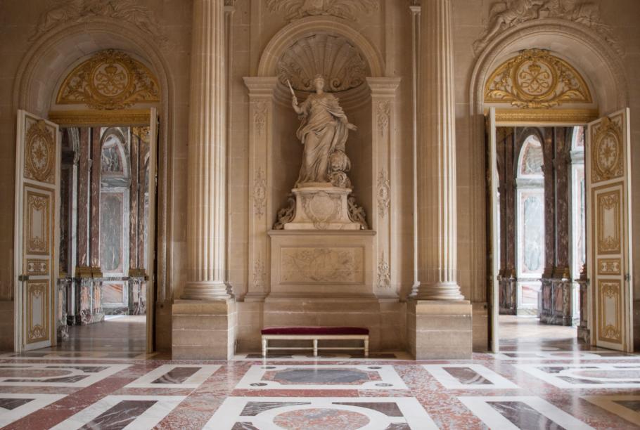 Private hire of the Chapel upper vestibule | Palace of Versailles