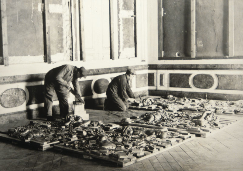 Dépose et emballage des décors sculptés dans les appartements intérieurs