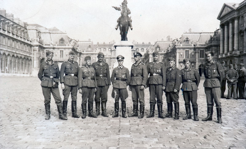 Soldats allemands dans la cour d’Honneur