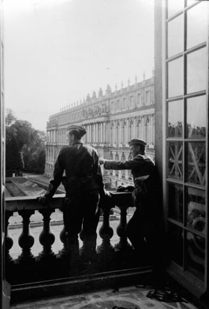 Soldats allemands en visite au château