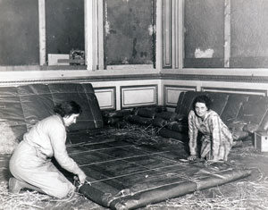 Emballage d’œuvres dans les appartements intérieurs du château